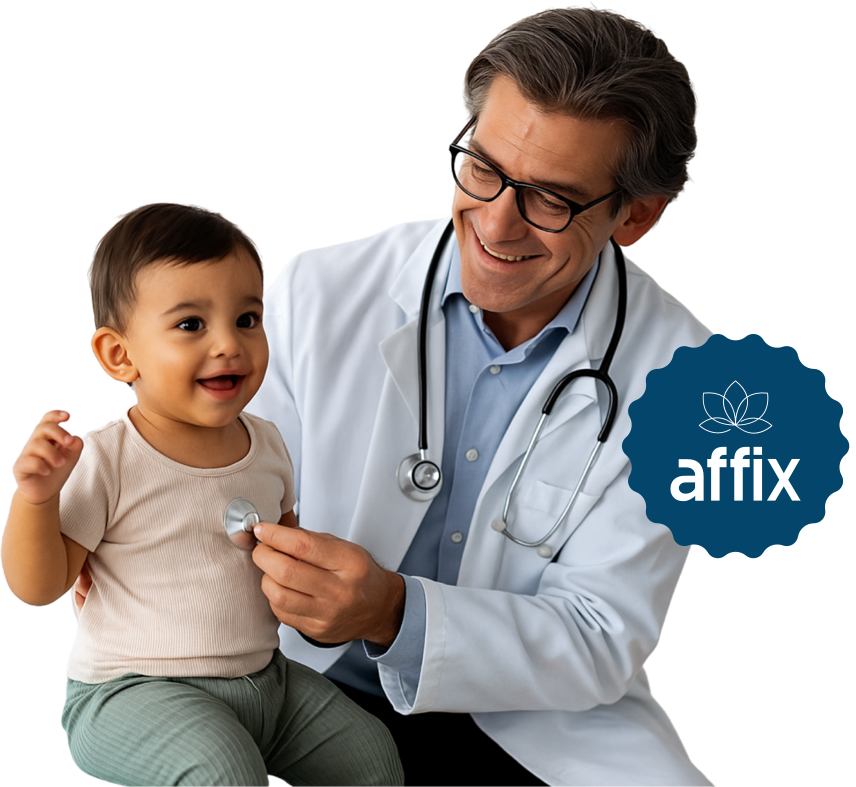 Médico com um bebe